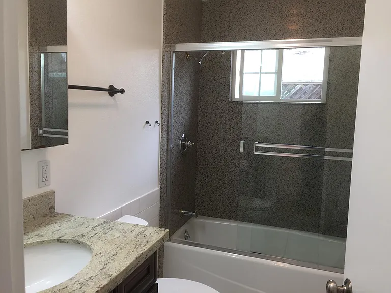 new bathroom (granite countertop sink)
