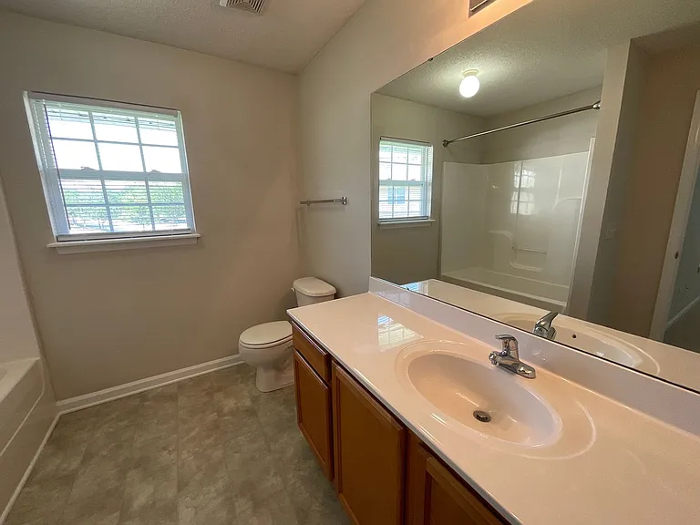 Meridian Park Apartments — Photo 178