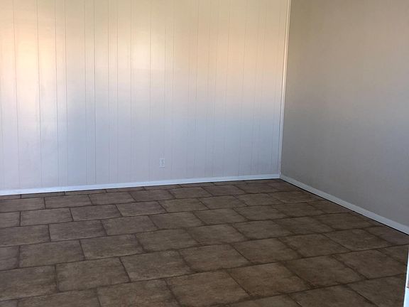 2nd image of 5804 Pompano Ave #A