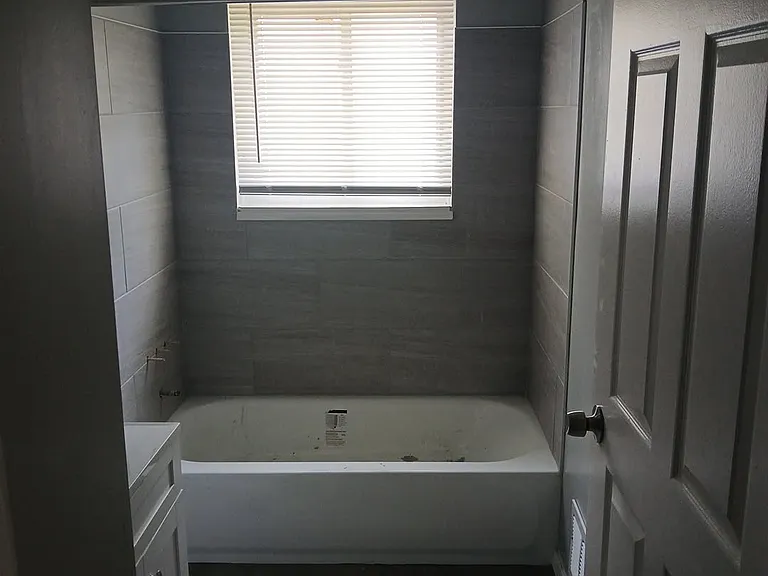 18331 Burgess — Photo 3