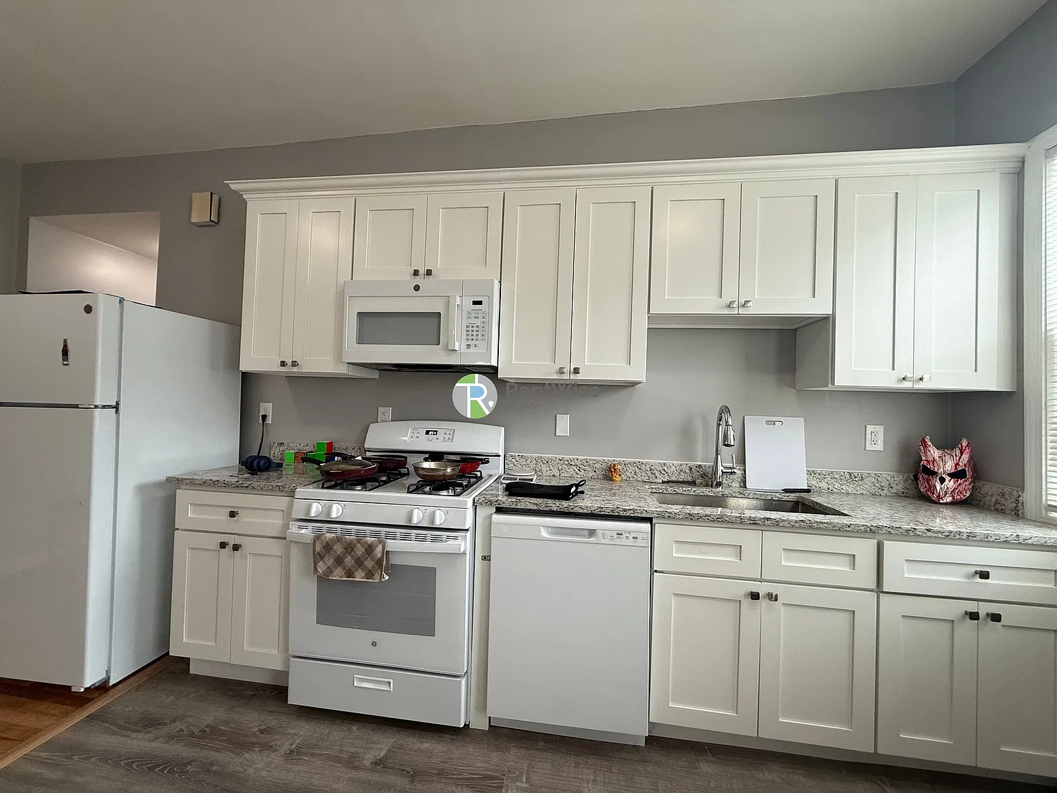 1 bed, 700 sqft, $2,400 — Photo 4