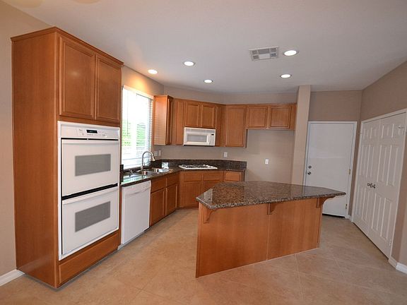 2nd image of 29436 Shannon Ct