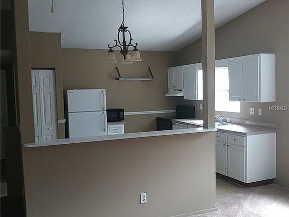 4th image of 1311 Foxwood Dr
