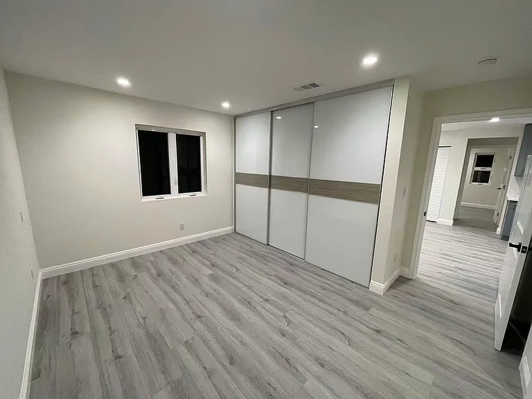 555 Sierra Madre Blvd — Photo 31