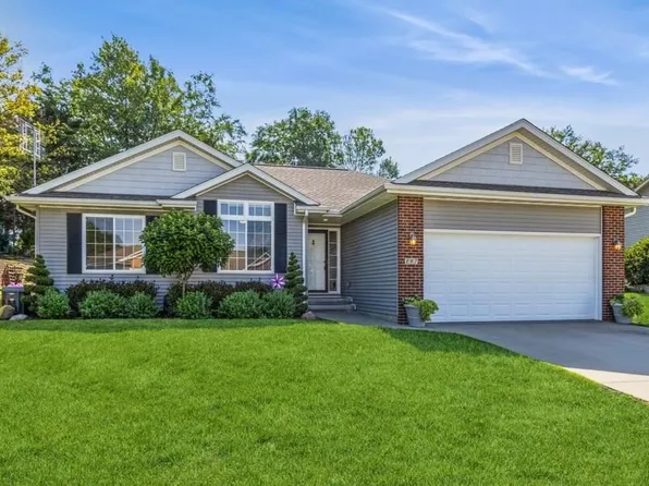 197 Rogers Dr, Williamsburg, IA 52361