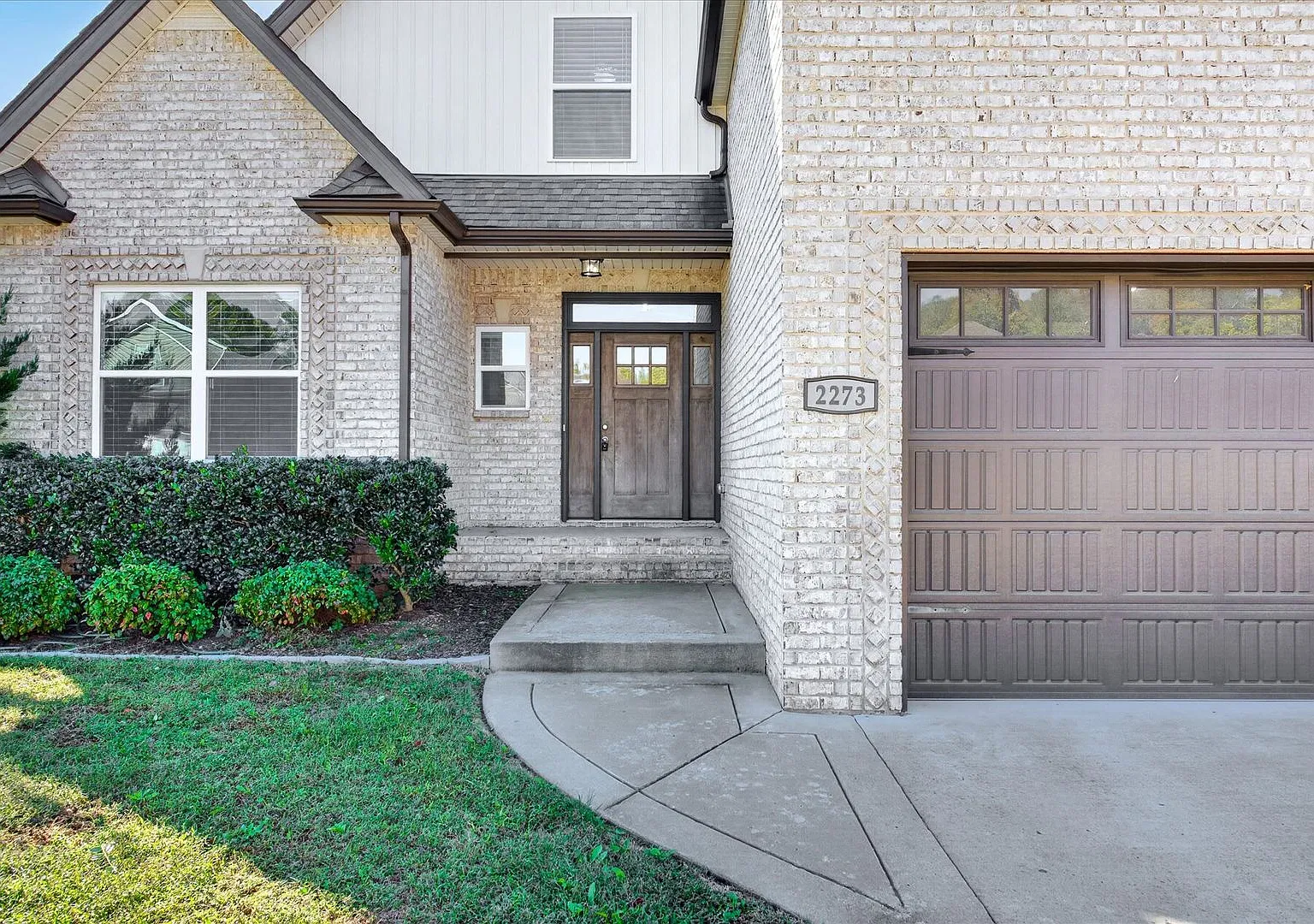 Pet Friendly Four Bedroom with Bonus! — Photo 4