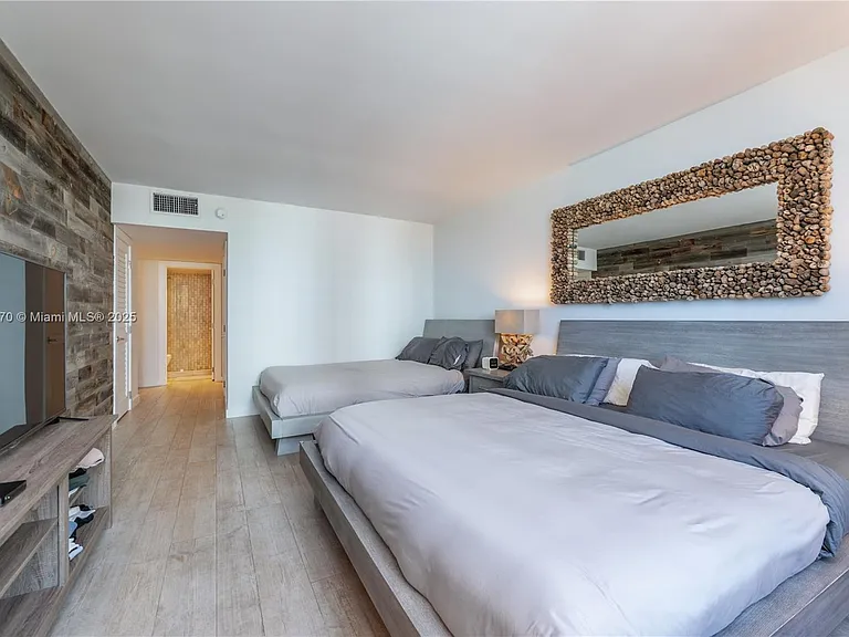 2301 Collins Ave #716 — Photo 16