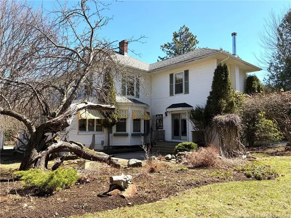 88 Green Rd, Rothesay, NB E2H 1T1