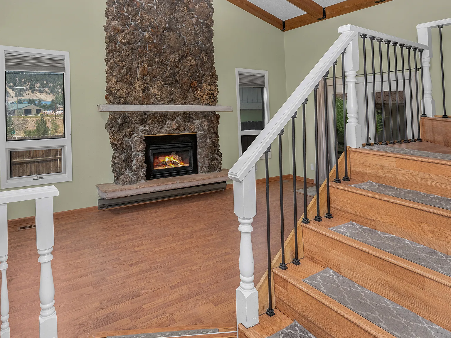 4 bed, 2204 sqft, $3,800 — Photo 2