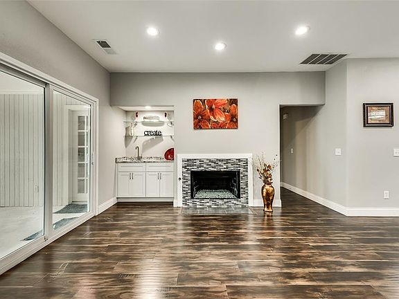 5th image of 1205 Thoreau Ln
