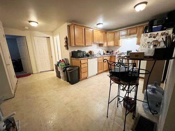 260 Fountain St APT A5, Fall River, MA 02721