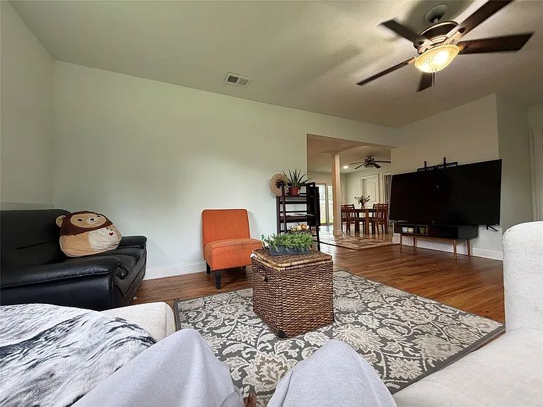 9507 Vogue Ln — Photo 7