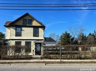 68 Nassau Ave, Islip, NY 11751