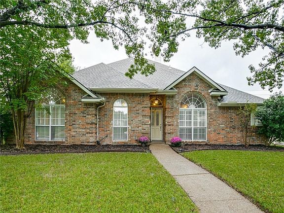2nd image of 1409 Tawakoni Ln