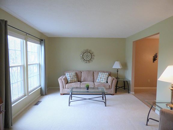 4th image of 322 Meadowgreen Dr