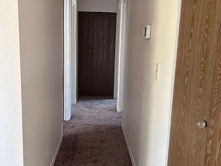 206 S 27th Pl — Photo 9