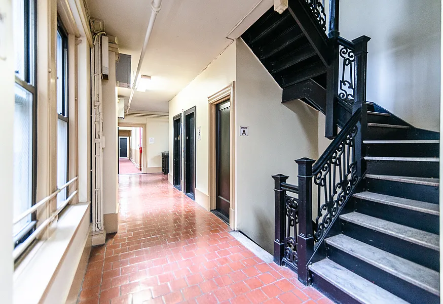 2841 Broadway — Photo 3