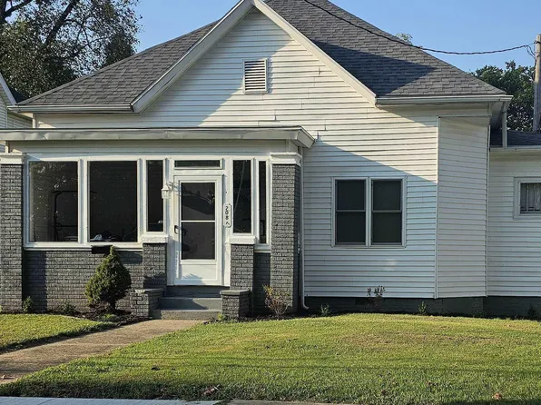 208 E Gough Ave, Boonville, IN 47601