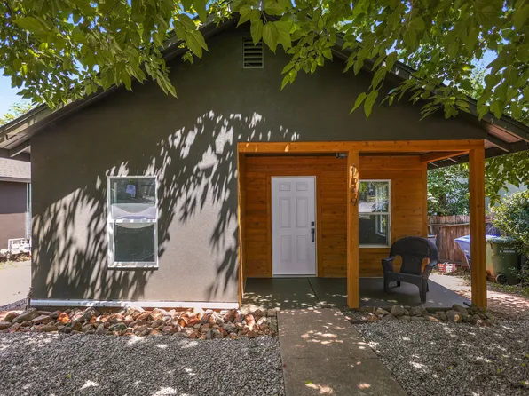 1549 Willis St, Redding, CA 96001