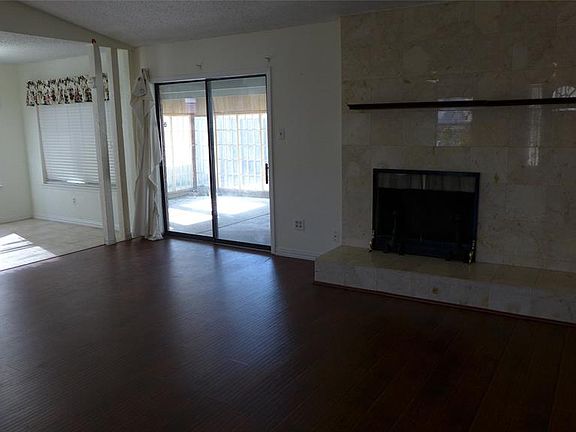 2nd image of 2710 Brookcrest Dr