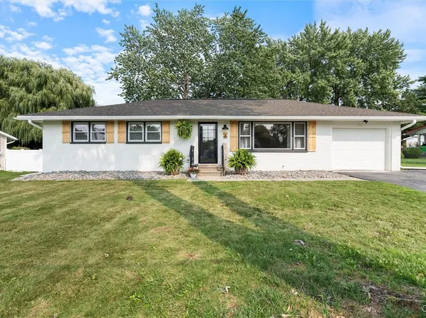 8 McIntosh St, Liverpool, NY 13090