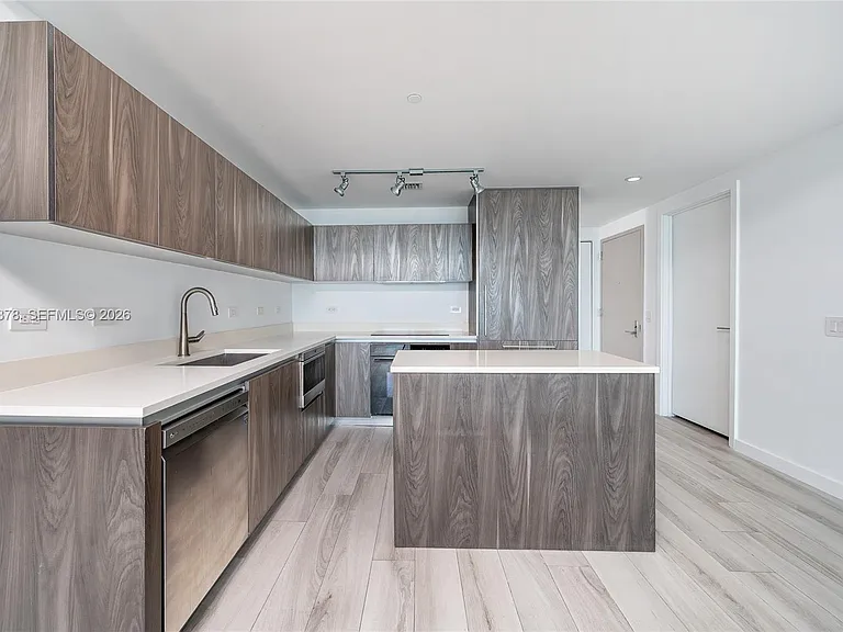 3131 NE 7th Ave #3104 — Photo 5