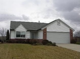 409 Cardinal Dr, Whiteland, IN