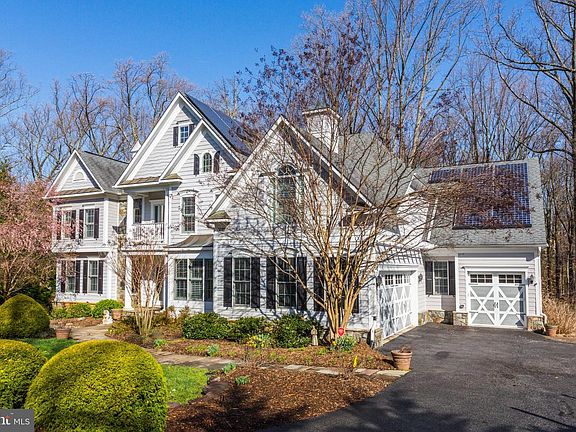 2nd image of 1610 Annesley Ct