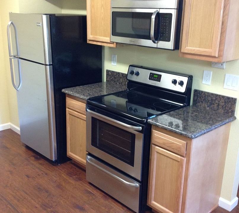 2nd image of 208 1/2 Willie James Jones Ave APT 13
