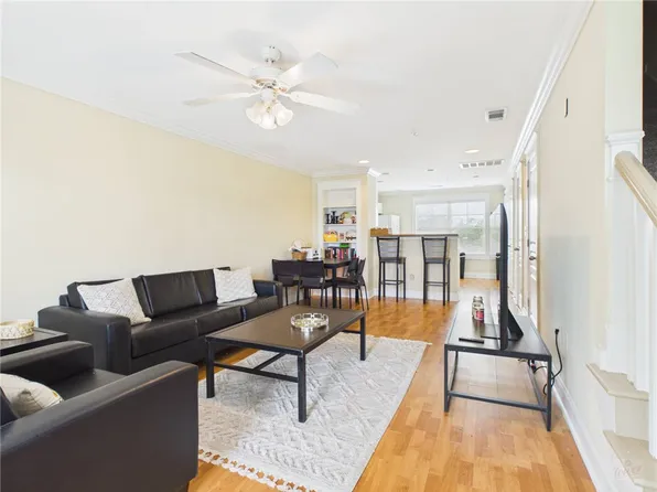 1725 Harvey Mitchell Pkwy S APT 2123, College Station, TX 77840