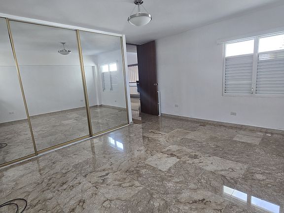 4th image of 4 Urb Mansiones De Garden Hls