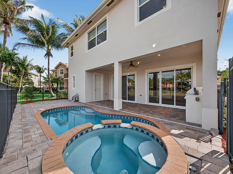 12054 Aviles Circle Palm — Photo 41