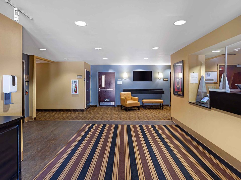 Lobby and Guest Check-in