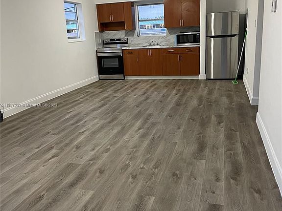 3rd image of 631 NW 23rd Ct #2