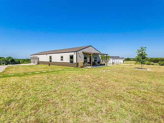 3rd image of 301 Wood Hollow Dr