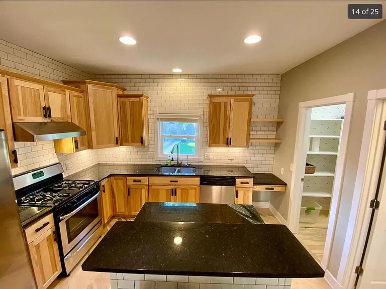 824 E Dayton St — Photo 8
