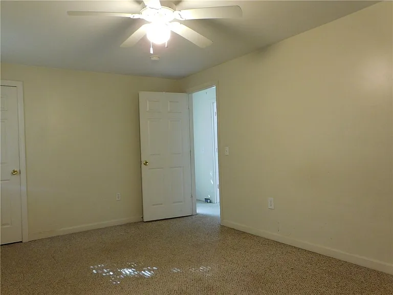 24 Douglas St — Photo 9
