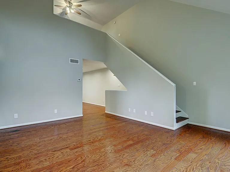 1401 Castle Ct — Photo 11