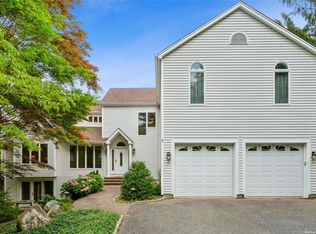 25 Heights Rd, Northport, NY 11768