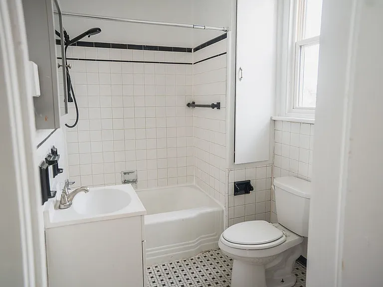 702 St. John Street — Photo 14