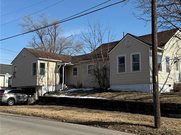 123 W Gay St, Warrensburg, MO 64093