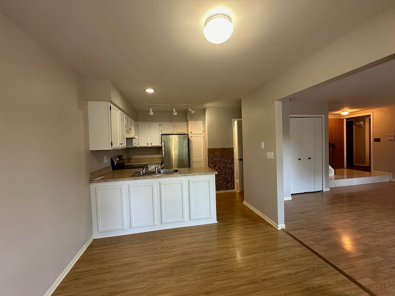 2 bed, 1.5 bath, 992 sqft, $1,850 — Photo 4