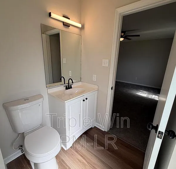 33 Single Oaks Dr — Photo 21
