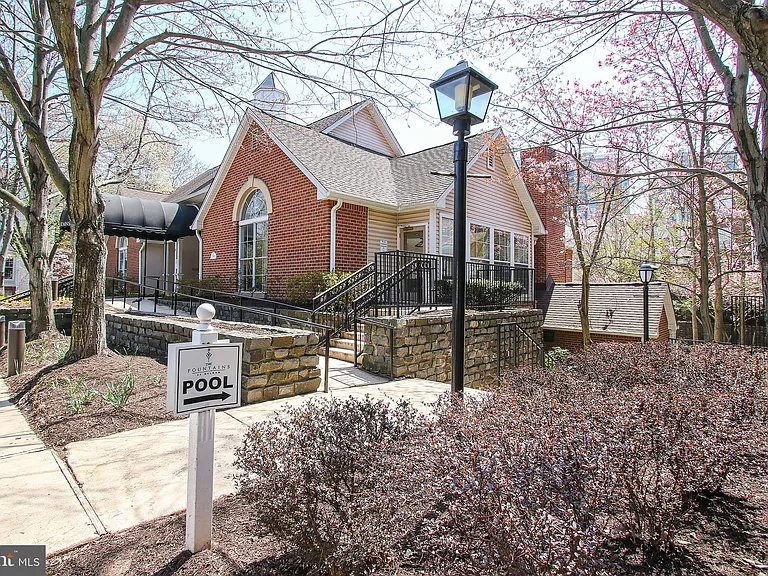 1524 Lincoln Way #100 — Photo 30