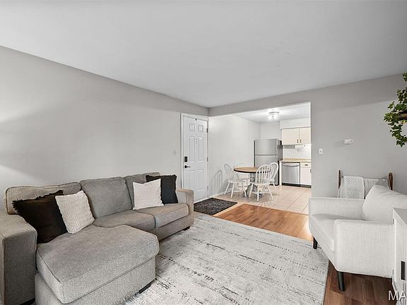 5th image of 1948 Marine Terrace Dr APT A