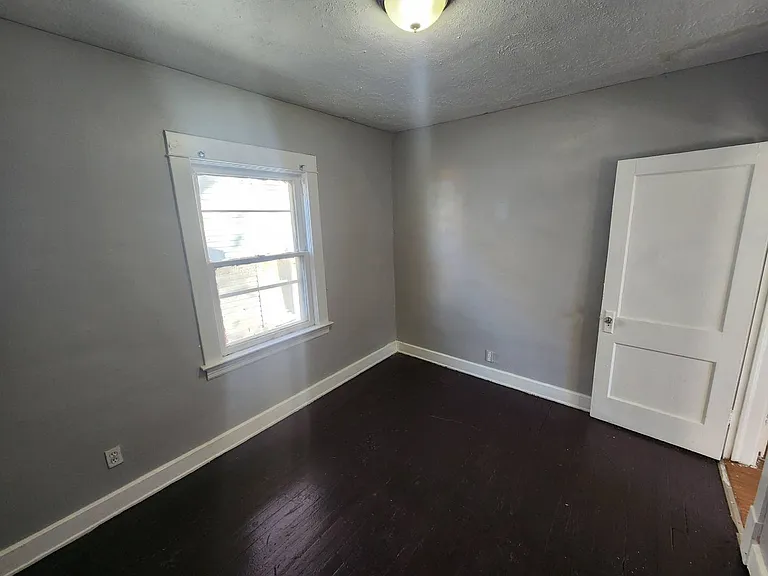 11702 Honeydale Ave — Photo 24