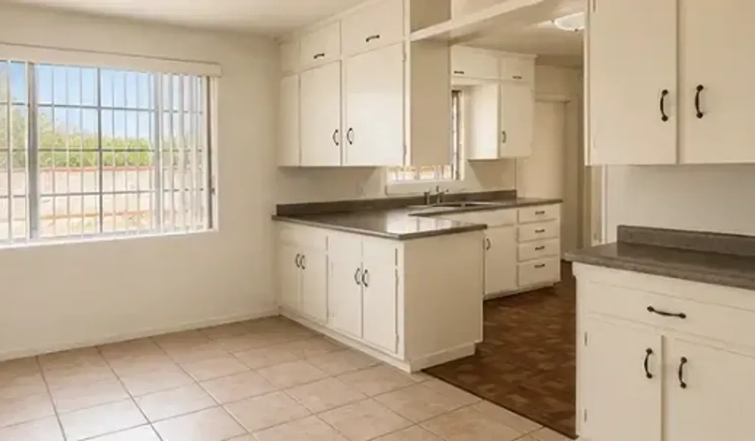 3-Bedroom, 1.5 Bath Single Family for Rent in Tucson, AZ| Modern Kitchen & Fenced backyard — Photo 3