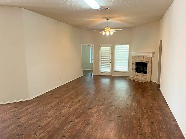 8055 Raleigh Dr — Photo 5
