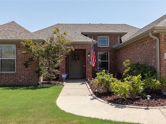 4th image of 330 Beasley Dr