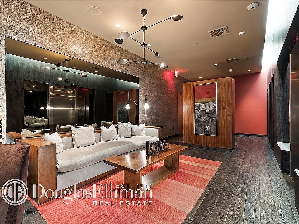 2nd image of 44 Laight St #Pha